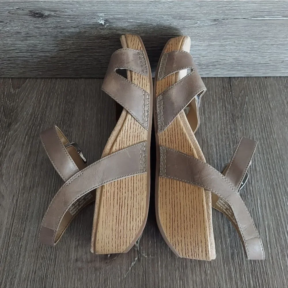 DANSKO LAURIE BURNISHED CALF STONE LEATHER SANDAL 39 WEDGE CASUAL VACATION